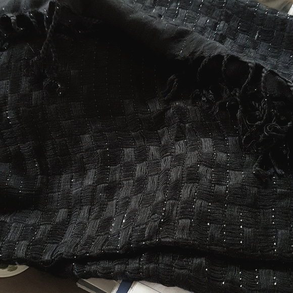 Wrap. Black w/Gold Checkerboard Woven Pattern NWT - Picture 4 of 6